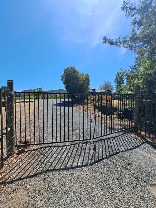 1705 Wooden Valley Rd, Napa, CA, 94558-9617 | Card Image