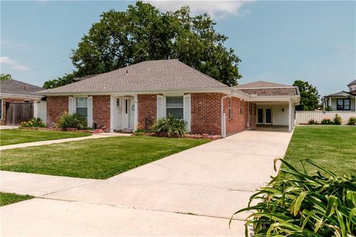 313 Bear Dr, Arabi, LA, 70032-2105 | Card Image