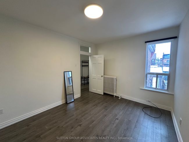 195 Montrose Ave, House attached with 3 bedrooms, 2 bathrooms and null parking in Toronto ON | Image 18