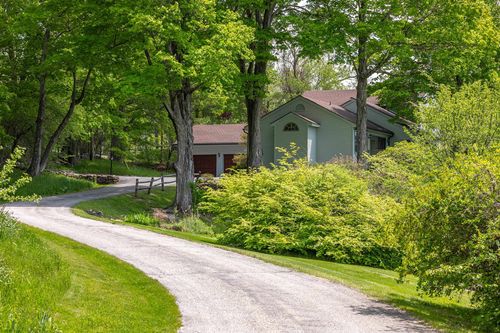 39 Eagle Rdg, Dorset, VT, 05251-9589 | Card Image