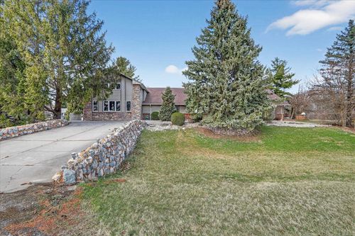 5992 Palisades Pkwy, Rockford, IL, 61109-5822 | Card Image