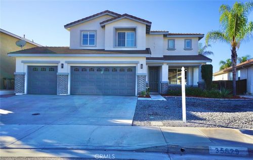 35829 Country Park Dr, Wildomar, CA, 92595-7834 | Card Image