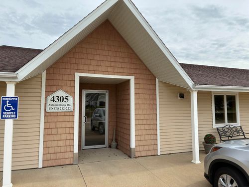 unit-216-4305 Autumn Ridge Rd, Cedar Falls, IA, 50613-8914 | Card Image
