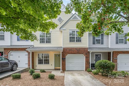 8725 Robinson Forest Dr, Charlotte, NC, 28277-2351 | Card Image
