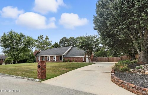 11145 Windward Dr, Farragut, TN, 37934-4049 | Card Image