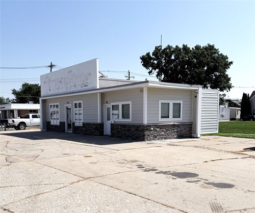 414 C Avenue, Vinton, IA, 52349 | Card Image
