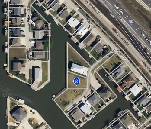 2 N Redwing St, La Marque, TX, 77568-6564 | Card Image