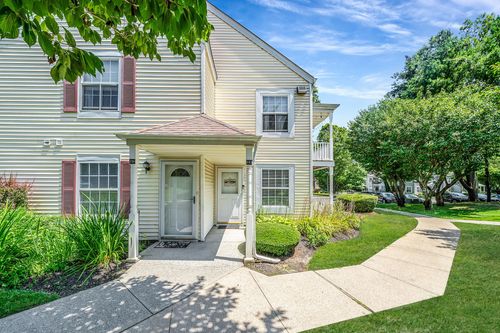 282 Fairview Cir, Middle Island, NY, 11953-2359 | Card Image