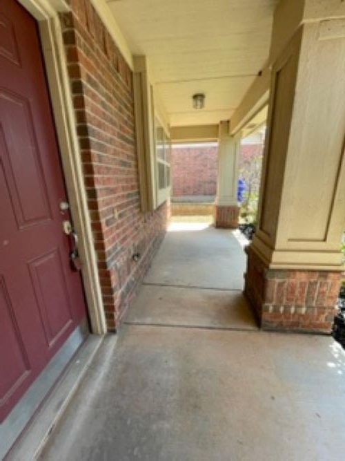 2929 Short Stop Way, Norman, OK, 73071-5504 | Card Image