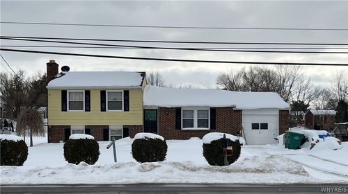 6836 E High St, Lockport, NY, 14094-5327 | Card Image