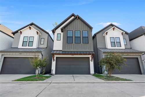 9019 Wellspring Dr, Houston, TX, 77080-2102 | Card Image