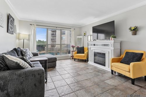 apt-208-2045 N 3rd St, Baton Rouge, LA, 70802-5180 | Card Image