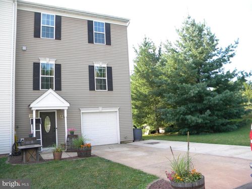 16-2231 Walnut Bottom Rd, YORK, PA, 17408-9412 | Card Image