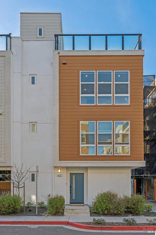 317 Verandah Ave, Novato, CA, 94945-1110 | Card Image