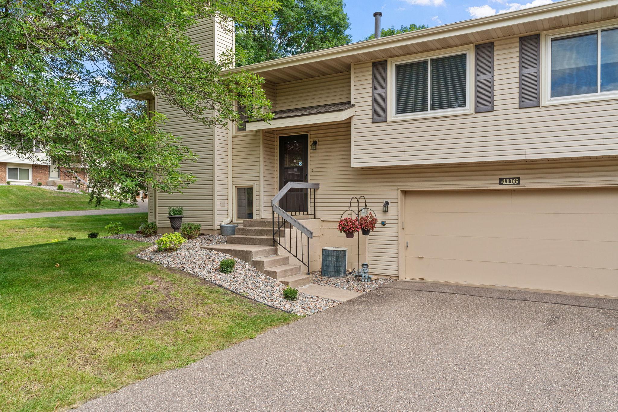 Goldenrod Ln, Minneapolis, MN 55441