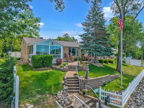 809 N River Dr, Port Byron, IL, 61275-9006 | Card Image