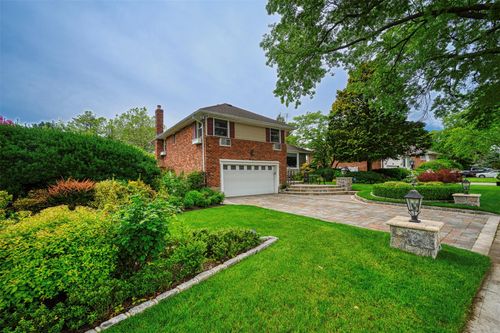 613 Gary Pl, Westbury, NY, 11590-1408 | Card Image