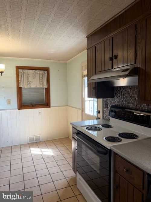 210 Florence Ave, WILMINGTON, DE, 19803-2340 | Card Image