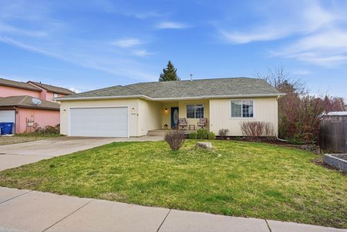 1006 N Stanley St, Medical Lake, WA, 99022-8820 | Card Image