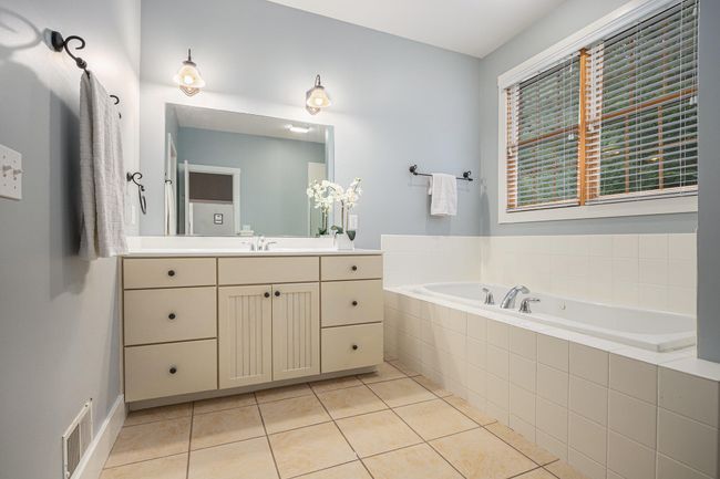 18743 Oldfield Rd, House other with 2 bedrooms, 2 bathrooms and null parking in New Buffalo MI | Image 16