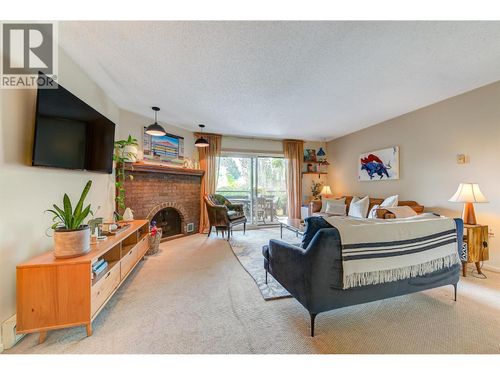 205-983 Bernard Ave, Kelowna, BC, V1Y6P7 | Card Image