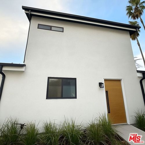 5417 Gentry Ave, Valley Village, CA, 91607-2112 | Card Image