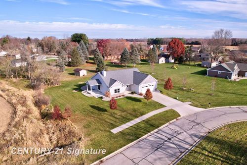 10060 Hemphill Dr, Freeland, MI, 48623-7814 | Card Image