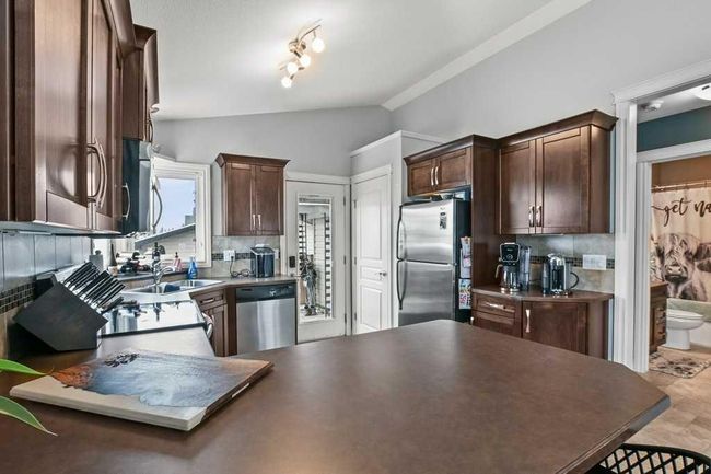 196 Cedar Square, House other with 3 bedrooms, 2 bathrooms and 4 parking in Blackfalds AB | Image 13
