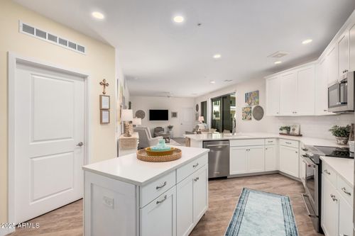 163-2511 W Queen Creek Rd, Chandler, AZ, 85248-0140 | Card Image