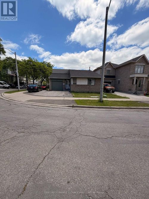 7 Moffatt Crt, Etobicoke, ON, M9V4E1 | Card Image