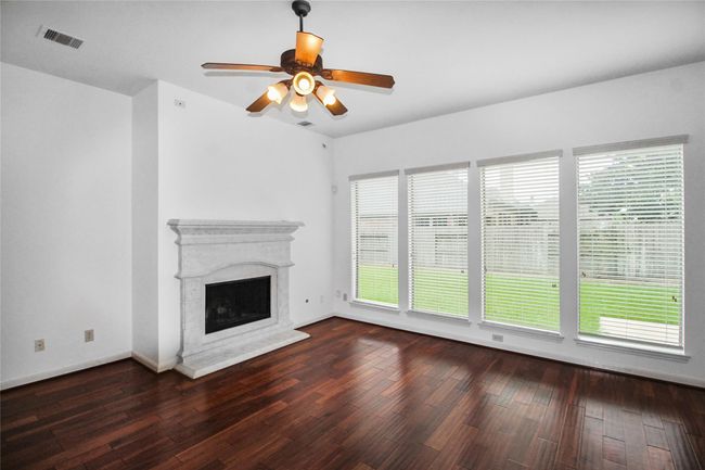 13204 Quiet Lake Ln, House other with 5 bedrooms, 4 bathrooms and 2 parking in Pearland TX | Image 5