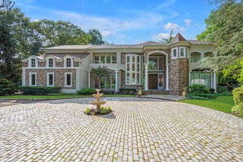 55 Coves Run, Syosset, NY, 11791-1008 | Card Image