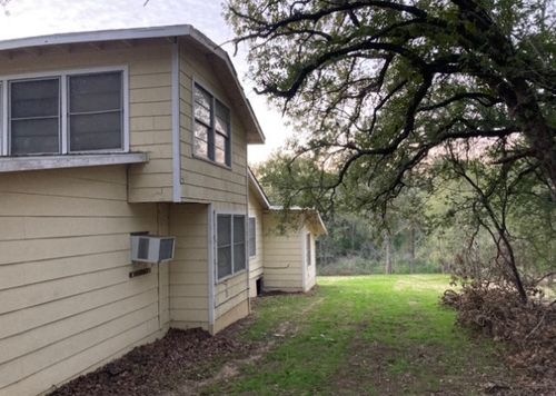 120 Center Creek Dr, Floresville, TX, 78114-9379 | Card Image