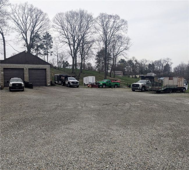 378 Mingo Church Rd, House other with 3 bedrooms, 3 bathrooms and 1 parking in Finleyville PA | Image 47
