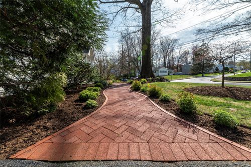 370 E Central Ave, Pearl River, NY, 10965-2728 | Card Image