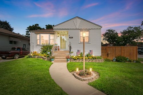 4445 Wisconsin Ave, Stickney, IL, 60402-4264 | Card Image