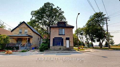 553 Quebec St, London, ON, N5W3Y9 | Card Image