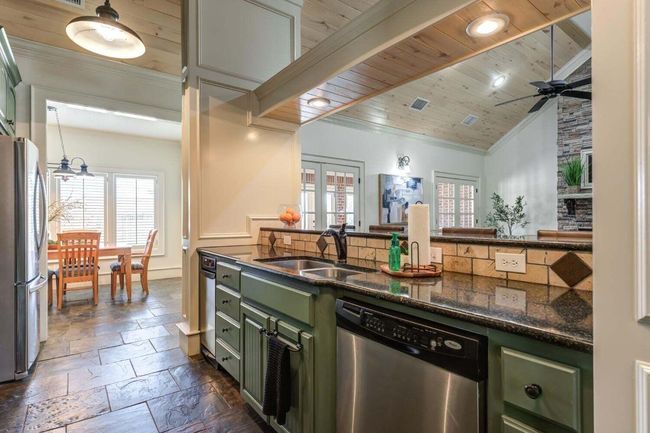 1403 10 Th St, House other with 4 bedrooms, 3 bathrooms and null parking in Shallowater TX | Image 15