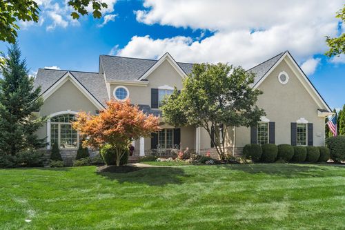 9041 Tartan Fields Dr, Dublin, OH, 43017-8873 | Card Image