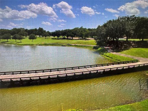 305-3001 W Rolling Hills Cir, Davie, FL, 33328-1948 | Card Image