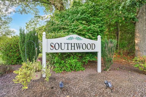 2-2 Southwood Cir, Hampden, MA, 01036-9547 | Card Image