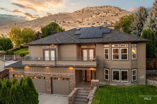 4910 W Outlook Ave, Boise, ID, 83703-3513 | Card Image
