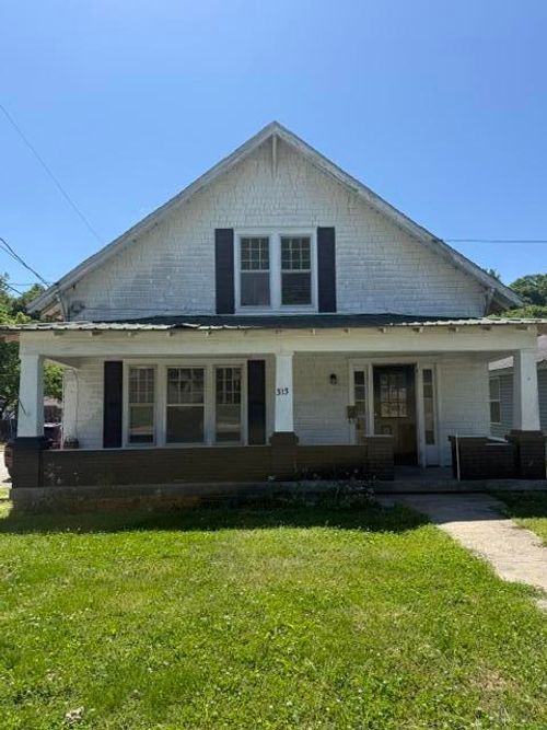313 Holmes St, Frankfort, KY, 40601-2130 | Card Image
