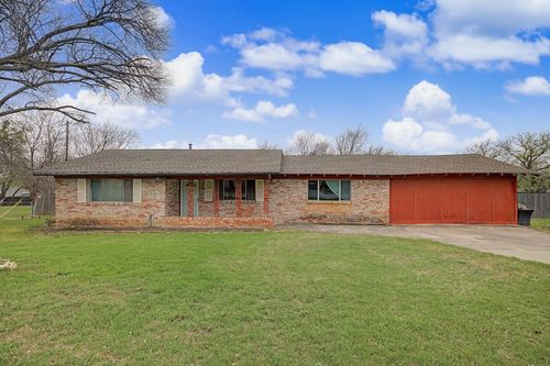 4113 Canyon Trl, Lake Worth, TX, 76135-2305 | Card Image