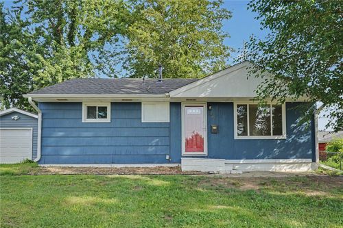 901 Harold Dr Se, Cedar Rapids, IA, 52403-3853 | Card Image