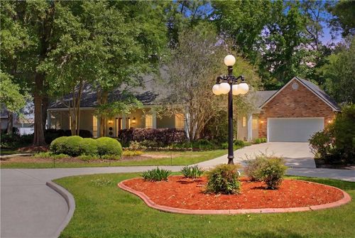 126 Madewood Dr, Mandeville, LA, 70471-8231 | Card Image