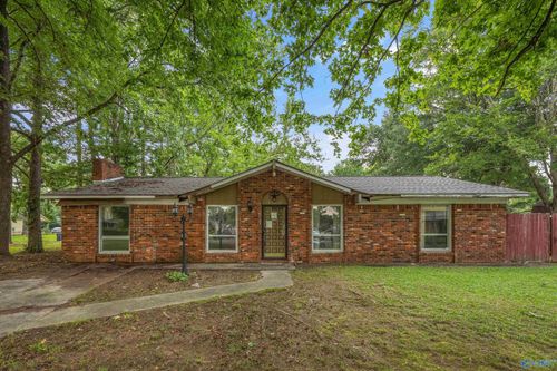 710 Westwood Cir Sw, Decatur, AL, 35601-3839 | Card Image