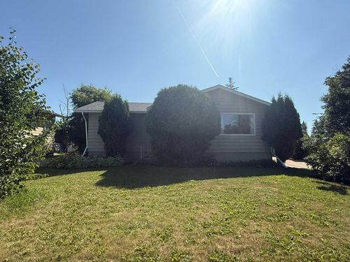 5533 47 Street, High Prairie, AB, T0G1E0 | Card Image