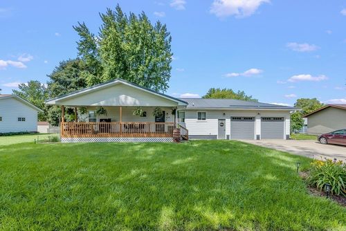 404 Roxanne Dr, Fairbank, IA, 50629-7545 | Card Image
