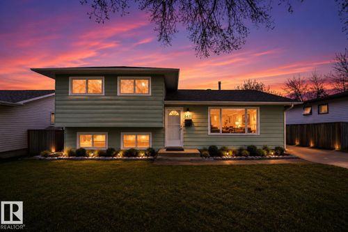 6411 152a Ave Nw, Edmonton, AB, T5A1X9 | Card Image